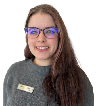 Front desk dental team member Kiley