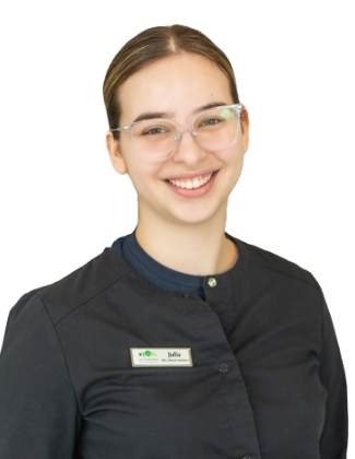 Dental assistant Julia